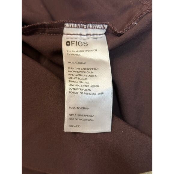 Figs Rafaela Oversized Scrub Top in ESPRESSO Medium - Picture 4 of 4